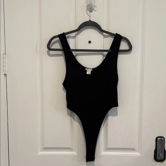 ✅ Bozzolo ribbed thong body suit - Picture 2 of 5